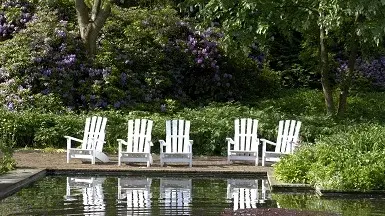 [Translate to English:] Hamburger Hummelstühle in Planten und Blomen